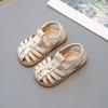 Милые сандалии для девочек, летние, новые детские сандалии на плоской подошве с вырезами, модные с вышивкой, принцесса, повседневные детские прогулочные пляжные сандалии, мягкие