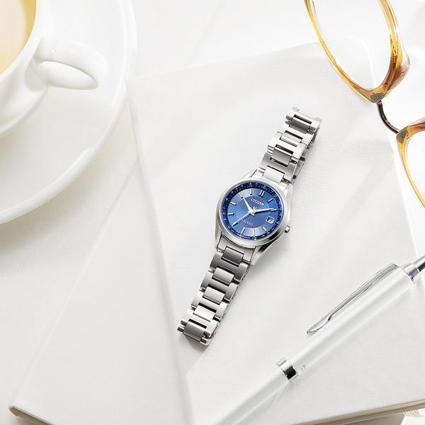 Citizen ES9370-62L ( Посмотрите радиоуправляемую модель прямого полета EXCEED Eco-Drive на солнечных батареях)