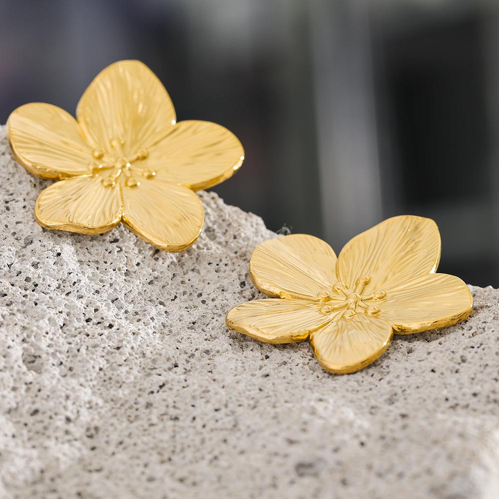 Eetit Tarnish Free Vintage Gold Color Stainless Steel Flower Metal Stud Earrings for Women Individual Stylish Trendy Jewelry