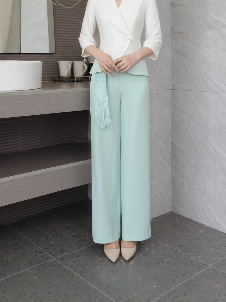 Новый комплект весенней рабочей одежды в китайском стиле для техников салонов красоты – женский влагоотводящий наряд.