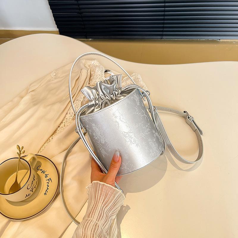 Fashion Drawstring Single Shoulder Bucket Bag For Women New Simple Mini Crossbody Bags Ladies Commuting Shopping Handbags