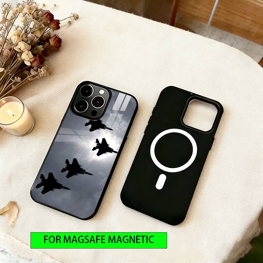 Чехол для телефона 'Истребители взлетают' для iPhone 17, 16, 15, 14, 13, 12, 11 Plus, Pro, Магнитный, Для беспроводной зарядки MagSafe