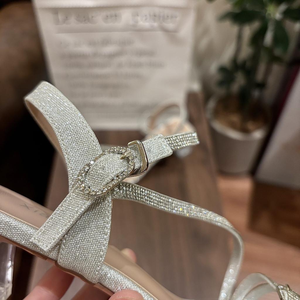 Fashion Women's sandals square high heels summer slippers for outdoor wear cross straps 2025 fashion women's sandals