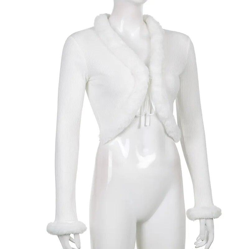 Белая укороченная футболка с длинными рукавами и разрезом в рубчик на шнуровке, осенняя сексуальная повседневная футболка с v-образным вырезом, женская футболка с перьями