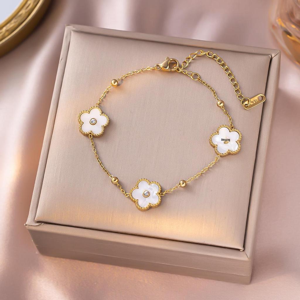 Elegant 18K Gold Titanium Steel Bracelets: European & American Fashion, Non-fading, Women's Versatile Personality Hand Jewelry