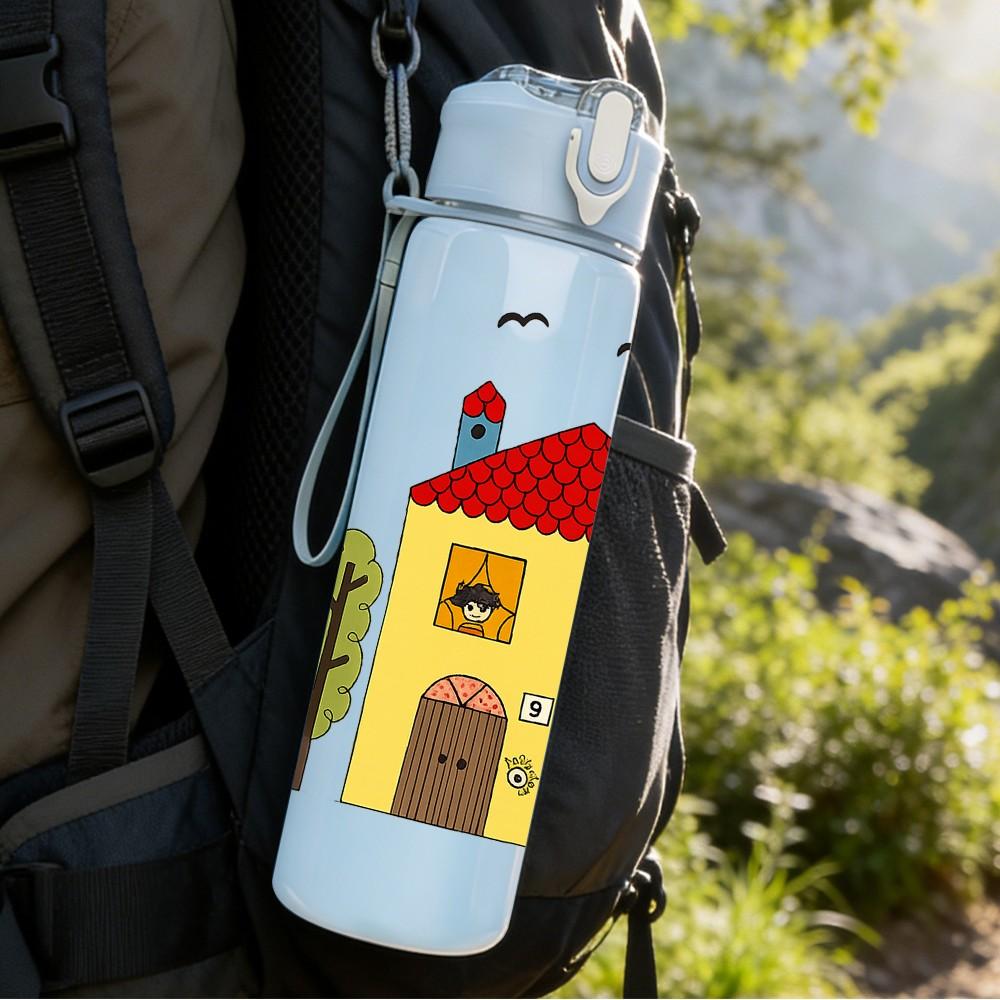 1PC Country Small House Print 750ml Color Plastic Sports Water Bottle Leakproof Flip Straw Lid Suitable for Sports Office Home Use