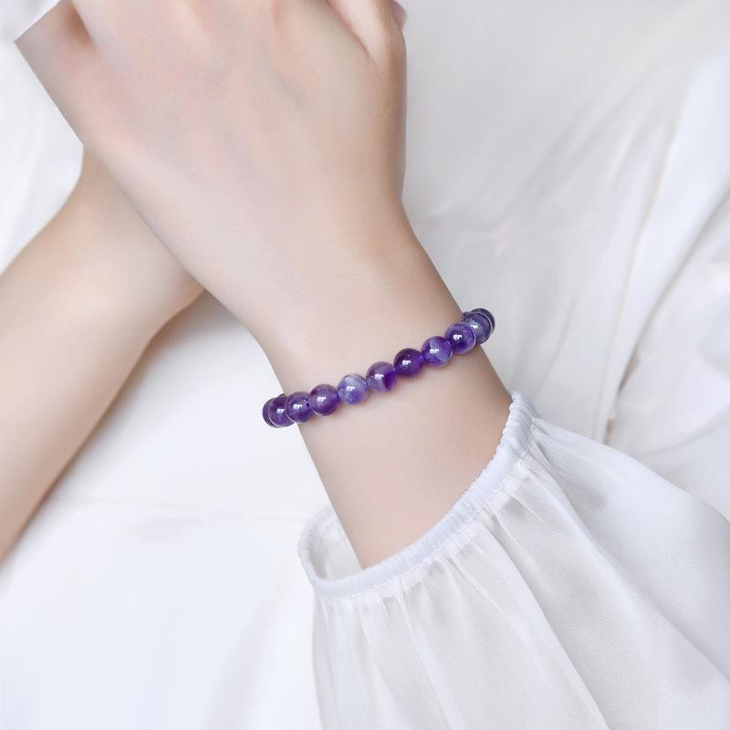 Браслет «Аметистовая мечта»: Украшения из бисера и кристаллов ручной работы с разбросанными бусинами