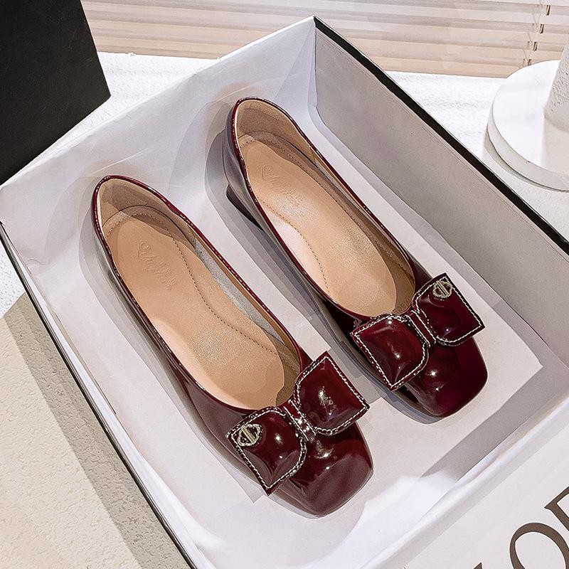 Французские туфли на высоком толстом каблуке 2025 новая осенняя женская обувь квадратный носок бант красные туфли низкий каблук открытый подъем одинарные туфли