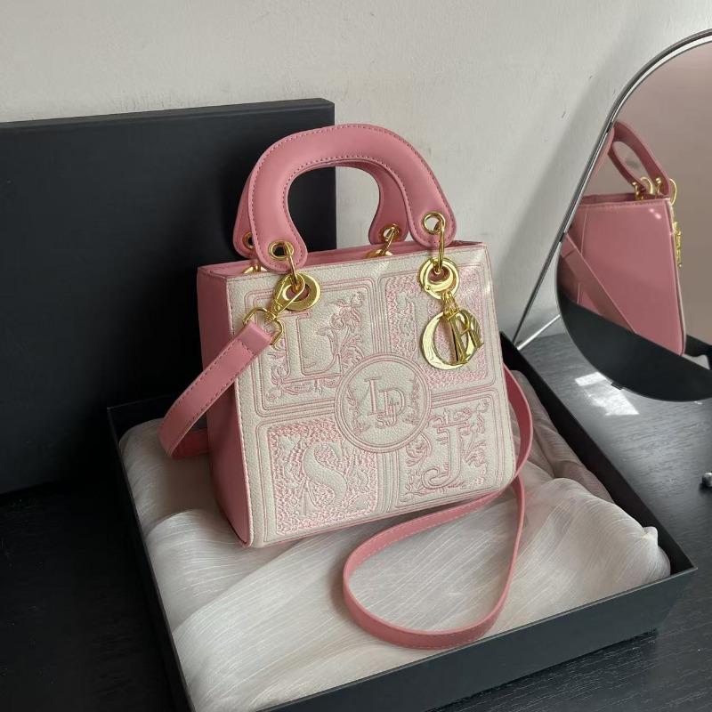 New Light Luxury Heavy Industry Embroidery Princess Diana Bag Fashion Handbag Women's Retro Shoulder Messenger Bag