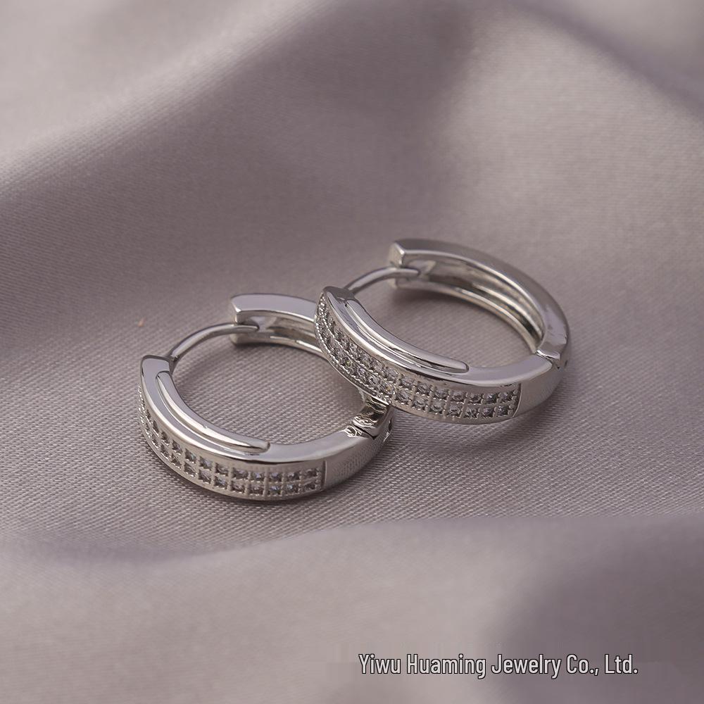 Французские серьги-пусеты с цирконами и бриллиантами в стиле легкой роскоши - Универсальные и трендовые стили