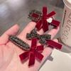 Элегантная красная бархатная заколка-уточка с бантом для челки и боковых волос