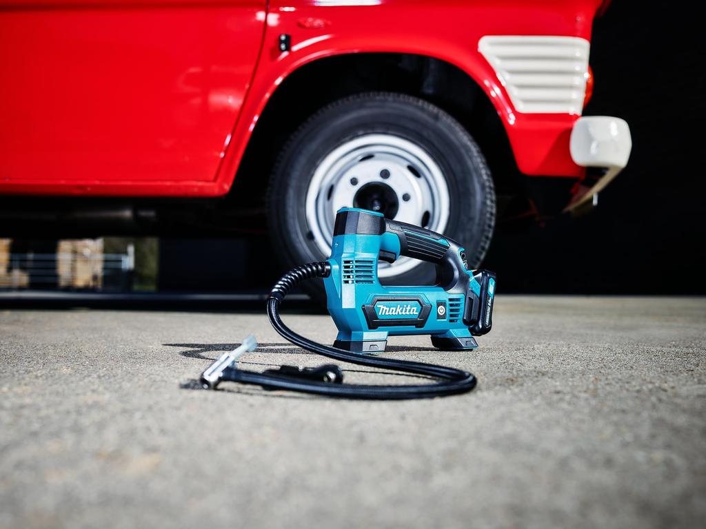 Makita Перезаряжаемый воздушный насос MP100DZ Глубина Высота Ширина (Только тело) Тело 23,5 см Тело 17,3 см Тело 7,4 см