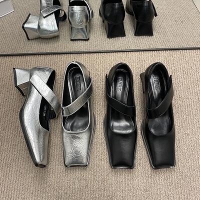 Серебристые туфли на высоком толстом каблуке для женщин 2024 Новые весенние кожаные туфли во французском стиле Туфли на высоком каблуке Женская обувь
