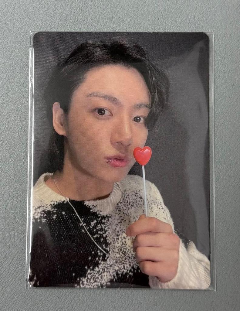 [Б/У] BTS MERCH BOX 18 Коллекционных карточек