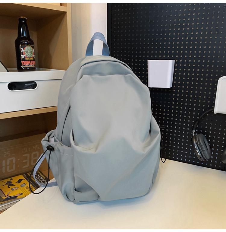 Large Capacity Nylon Lightweight Fashion Backpack for Casual Hiking and Commuting