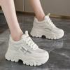 Белые кроссовки на толстой платформе для женщин, модная сетчатая дышащая спортивная обувь, женская удобная толстая подошва, нескользящая обувь для бега
