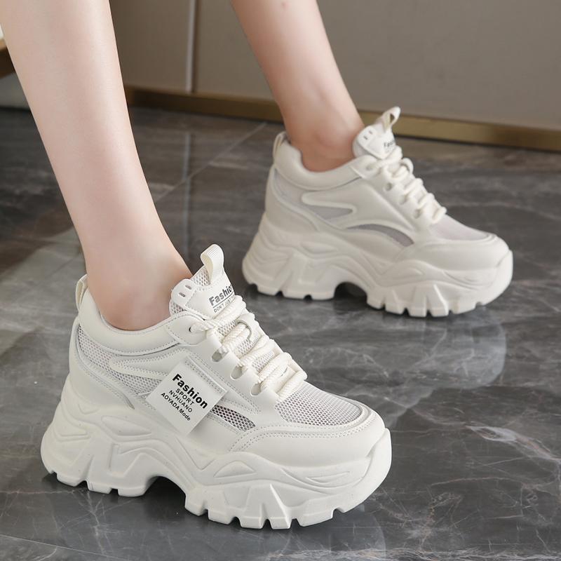Белые кроссовки на толстой платформе для женщин, модная сетчатая дышащая спортивная обувь, женская удобная толстая подошва, нескользящая обувь для бега