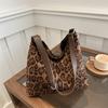 Seasonal Popular Leopard Print Bag Women'S Casual Large-Capacity Commuting Shoulder Bag Messenger Tote Bag