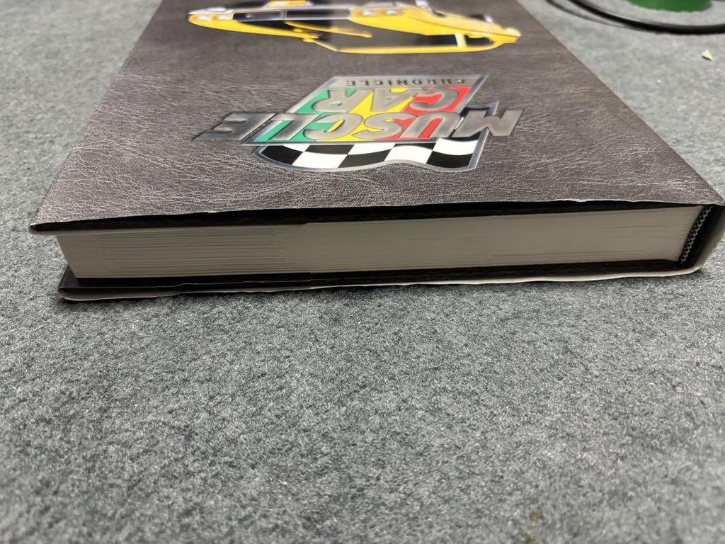 [Б/У] Анонимная доставка (иностранная книга) Книга "Хроники маслкаров" Редкая