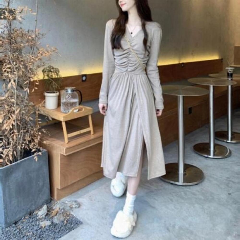 New ArriVals Open Run Women V Neck Dress With Pleats