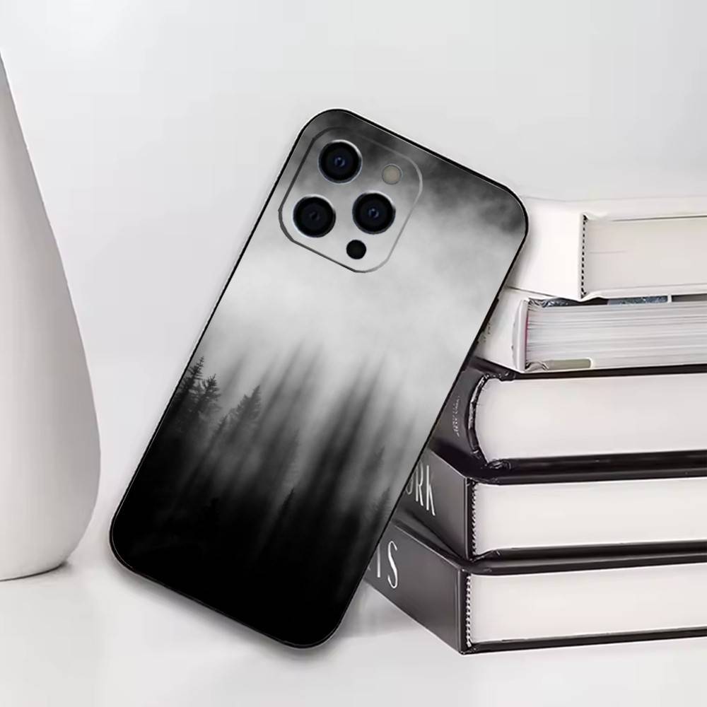 Чехол для телефона 'Горный Лес' для iPhone 17, 16, 15, 14, 13, 12, 11 Plus, Pro, Мягкий Силиконовый Черный Чехол