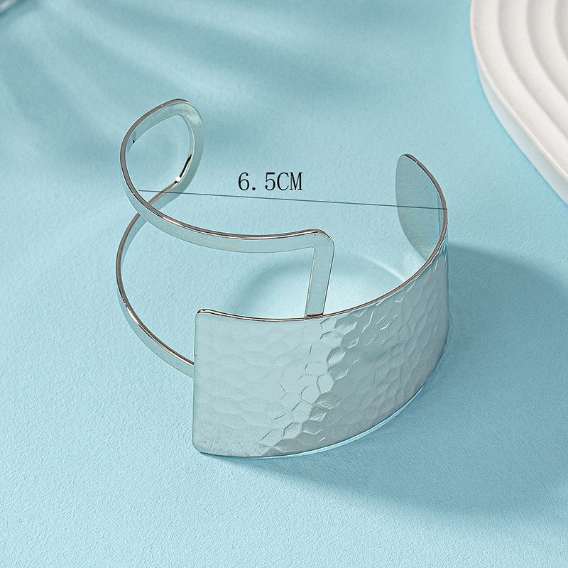 Metal Electroplated Geometric Bracelet for Women Gold/Silver Color Open Bracelets Personality Jewelry Luxury Exaggerated Female Bangle Accessory