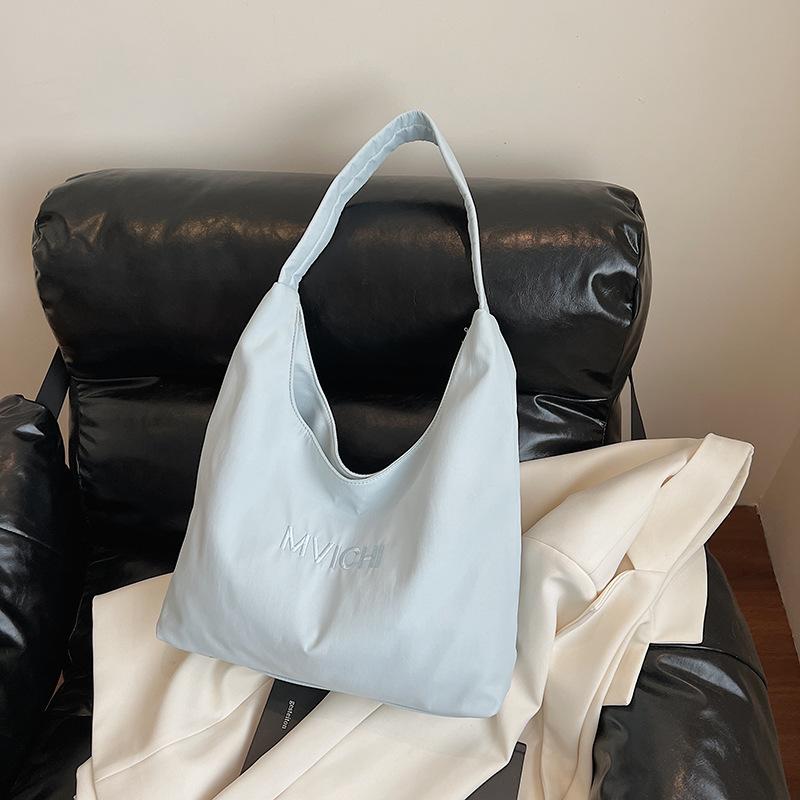 Large-capacity tote bag for women, Korean niche simple letter shoulder bag for commuting to work, large-capacity tote bag