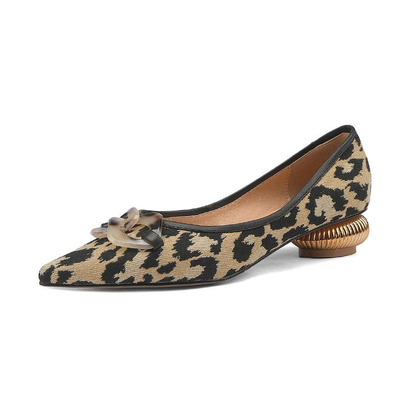Fashion Vintage Metal Clasp Pointed Pumps Women Fashion 2024 Spring Autumn New Shoes for Women Leopard Print Low Heels Woman Shoes