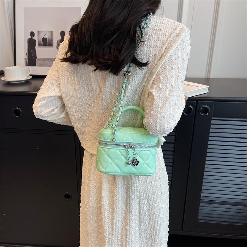 Design Portable Box Bag, New Diamond Chain Bucket Bag, Niche Texture Messenger Bag.
