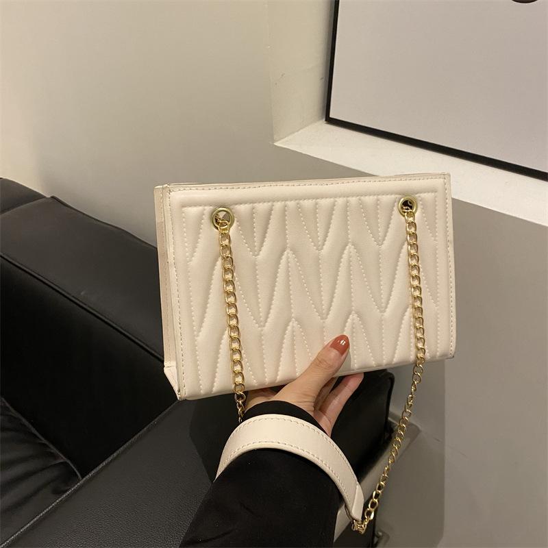 Женская маленькая сумка на цепочке Женская 2025 весна новая универсальная ins сумка-мессенджер маленькая квадратная сумка