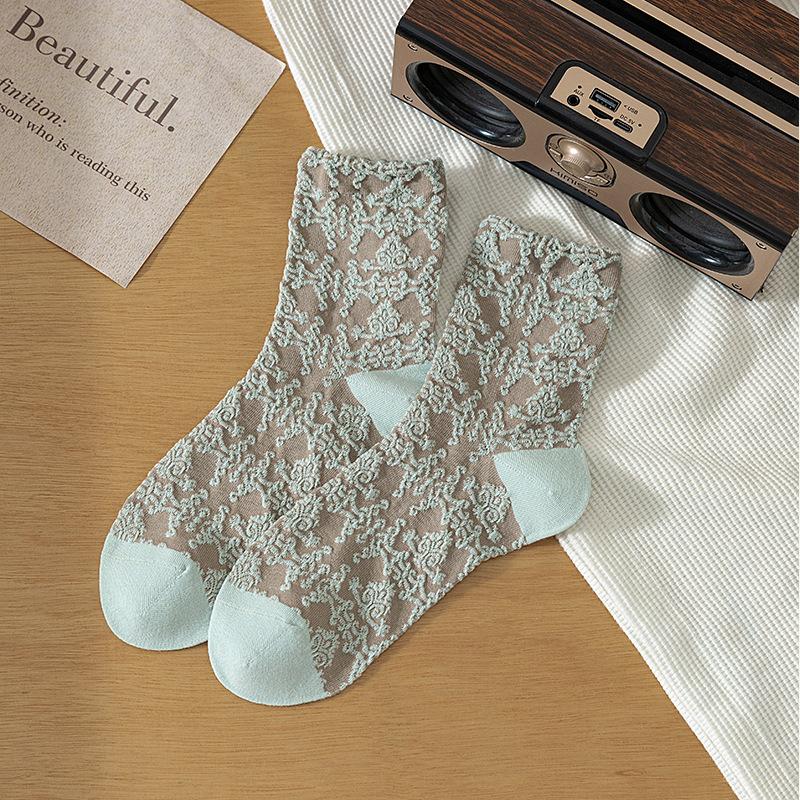 Женские весенне-осенние литературные ретро стереоскопические рельефные цветы дворцовый стиль впитывающие дышащие носки-гольфы