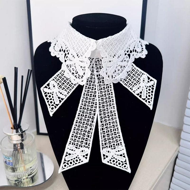 Vintage Embroidery Fake Collar For Women White Lace Hollow False Detachable Collar Lapel Shirt Tie Necklace Clothes Accessory