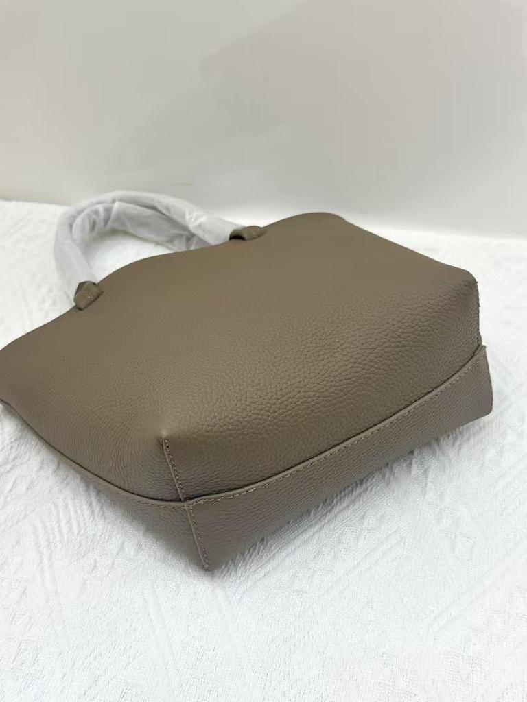 Маленькая сумка-тоут The Row из натуральной кожи - Большая вместимость, узор личи, стили ношения на плече/кроссбоди/под мышкой.