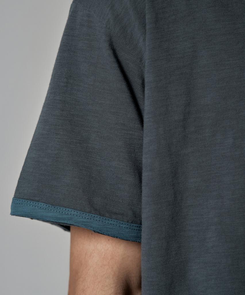 WAAR M1086 Low-Cut Contrast Round Short Sleeve T-Shirt_Charcoal
