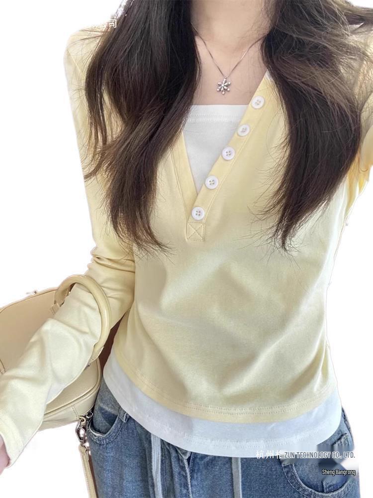 Женская приталенная футболка с длинным рукавом молочно-желтого цвета: Имитация двойки, Прямое плечо, Короткий дизайн, Коллекция ранней осени 2025