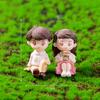 2Pcs Adorable Cartoon Couple Ornaments Figurines Lovely Resin Miniatures for Fairy Gardens Dollhouses Plant Decor