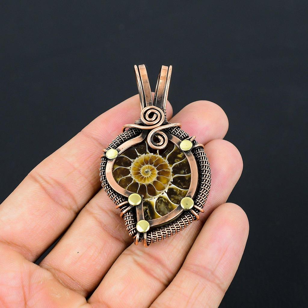 Аммонит Драгоценный камень Чистая медная проволока Обернутая ювелирная подвеска ручной работы