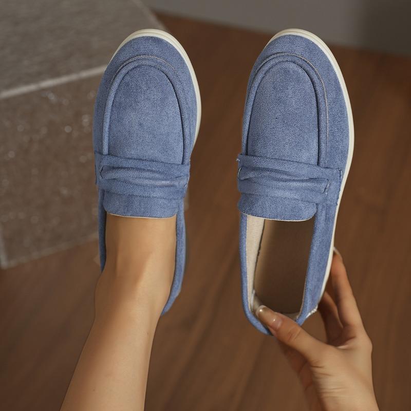 Новые женские осенние туфли-лодочки на плоской подошве на одном педале