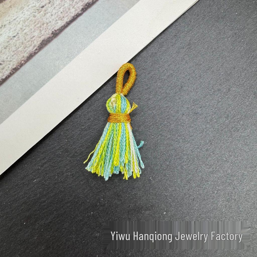 Корейский Радужный Брелок с Кисточками и Бусинами Pyssla DIY Аксессуар