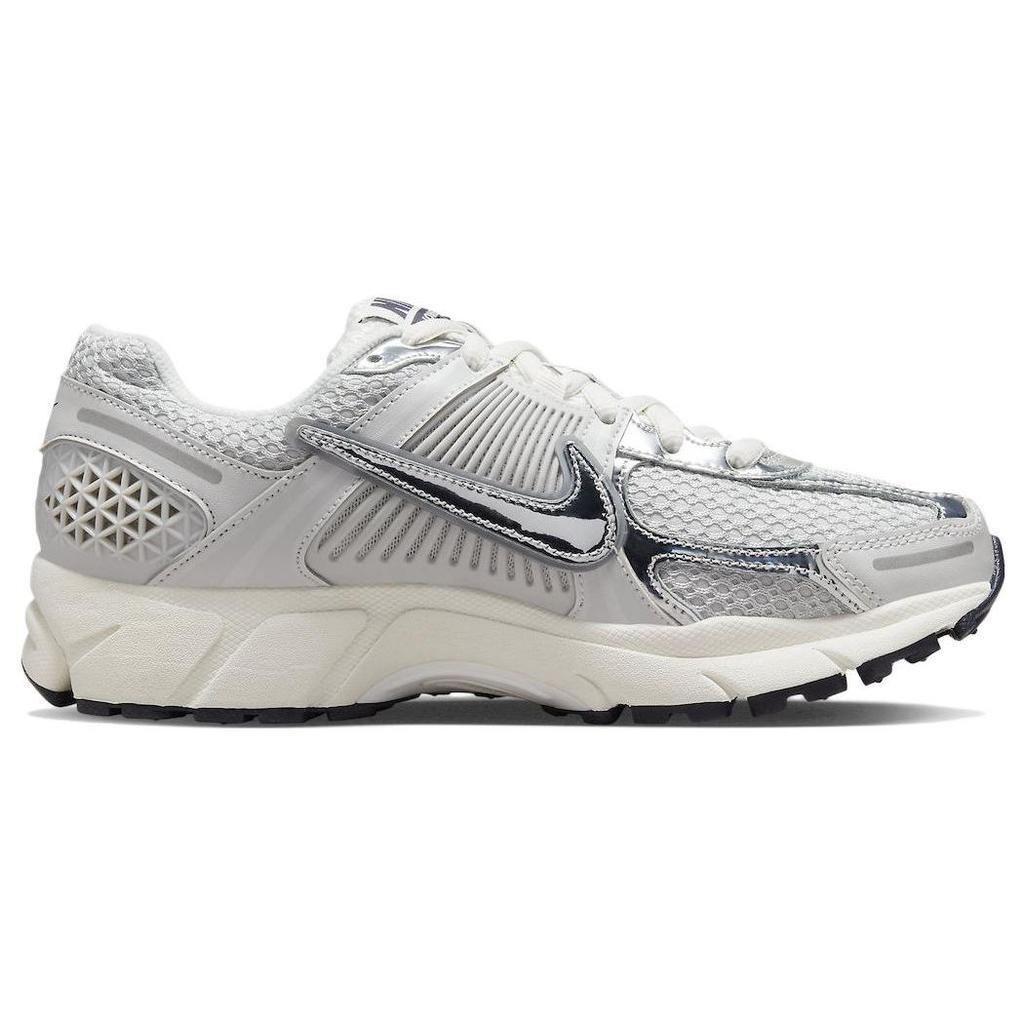 Nike Air Zoom Vomero 5 Photon Dust серебристо-металлик женские кроссовки Chrome Gridiron Sail FD0884-025
