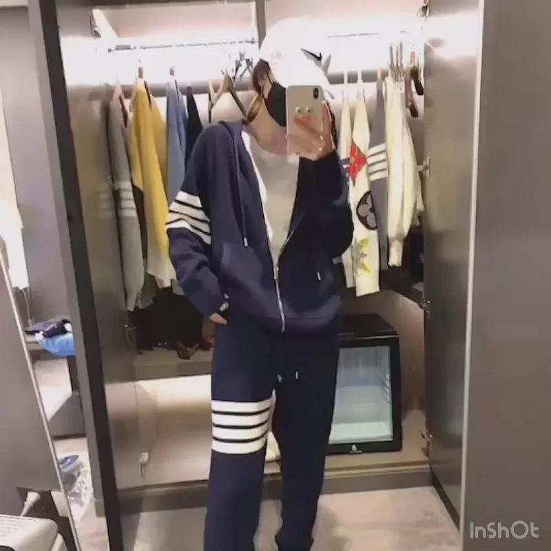 Женский повседневный спортивный костюм весна/осень: Модный комплект из двух частей: свитер-пиджак большого размера с четырьмя полосками