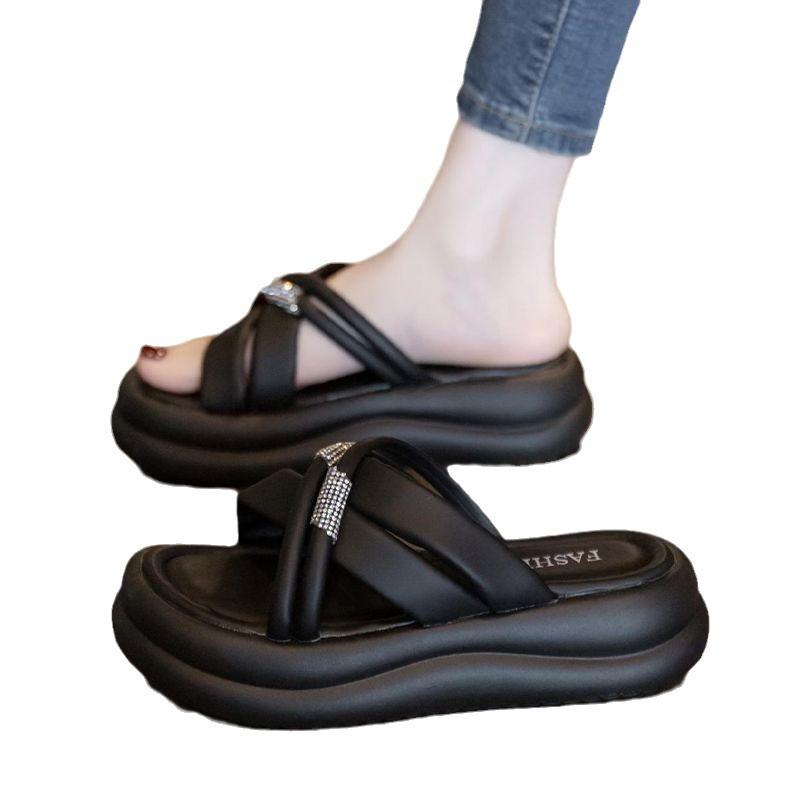 Cool Slippers Women's Summer Wear 2024 New Soft-soled Non-slip One-word Drag High-end Rhinestone Thick-soled Beach Sandals