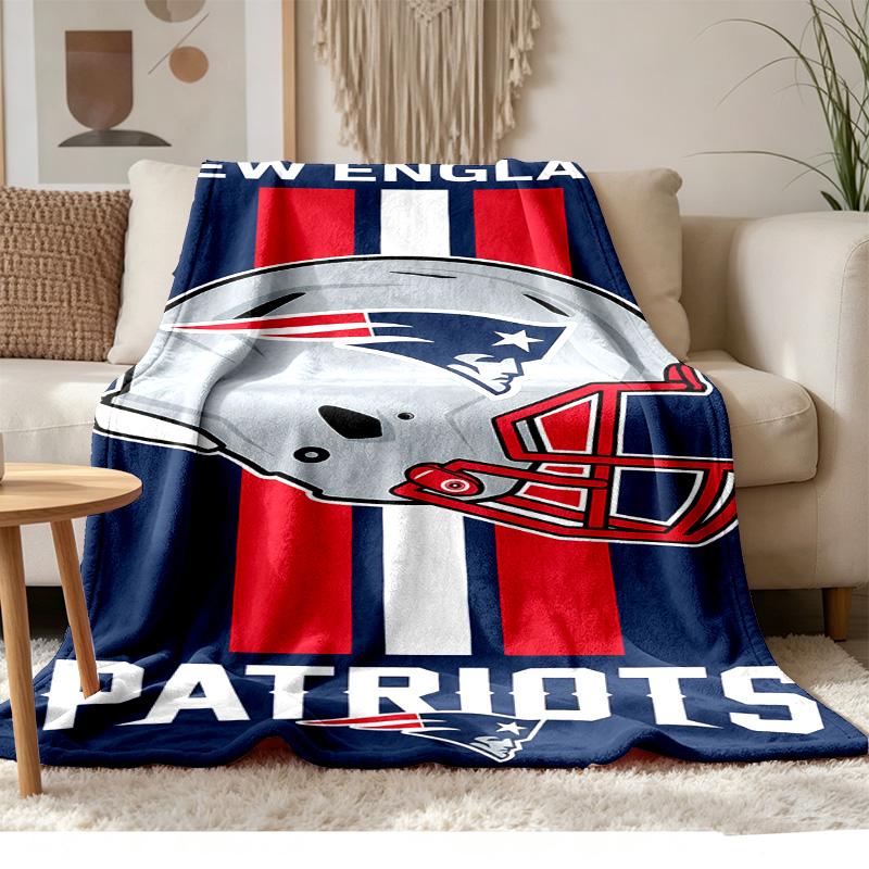 New England Patriots Soft and comfortable flannel Suitable for sofas living rooms outdoor camping travel and also makes a great anniversary gif