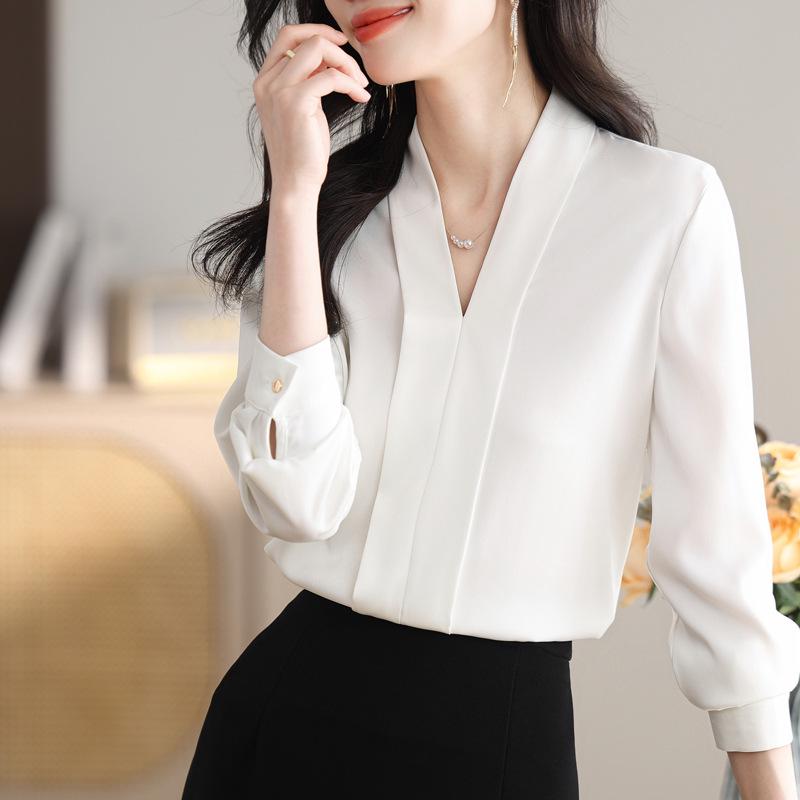 Женская белая шифоновая рубашка с V-образным вырезом: Осенняя драпировка, Профессиональный и формальный дизайн