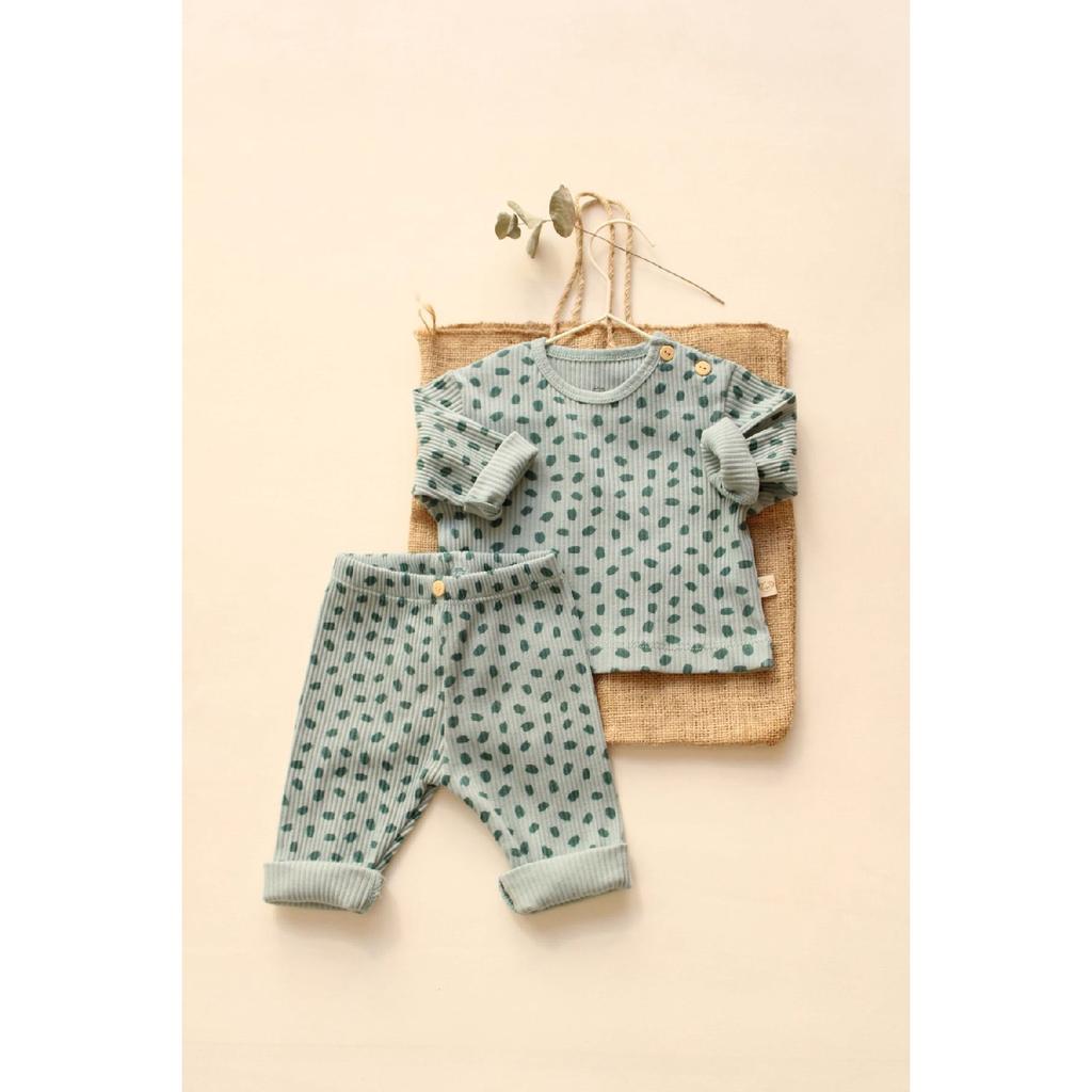 Верхний комплект для малышей с акварелью