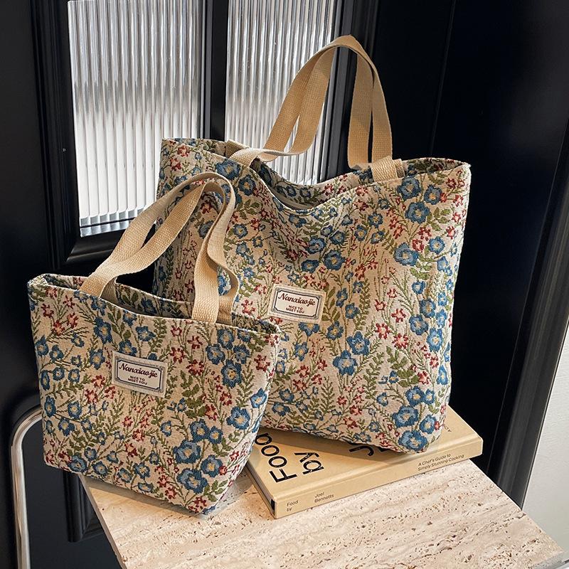 Large Capacity Canvas Bag New Trendy and Fashionable Versatile One Shoulder Handbag Ins Student Class Bag Women