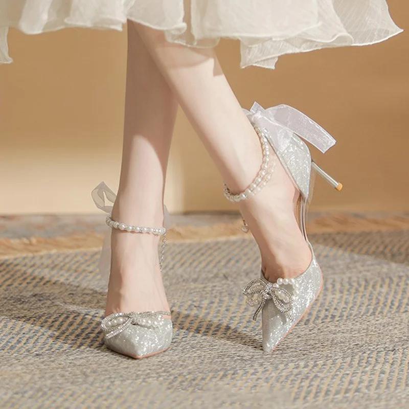 Серебряные туфли на высоком каблуке в стиле феи с бантом, украшенные бисером и кристаллами, осенние новые удобные женские туфли на французском тонком каблуке