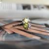 Серебряное кольцо с натуральным аметистом 3.306ct, цитрином, хризолітом, вес изделия 3,18 гр (2193272)