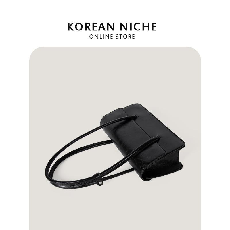 New Female Handbag with Niche Design, Oil Wax Leather Shoulder and Armpit Bag, High-end Texture, Fashionable Handheld Tote Bag
