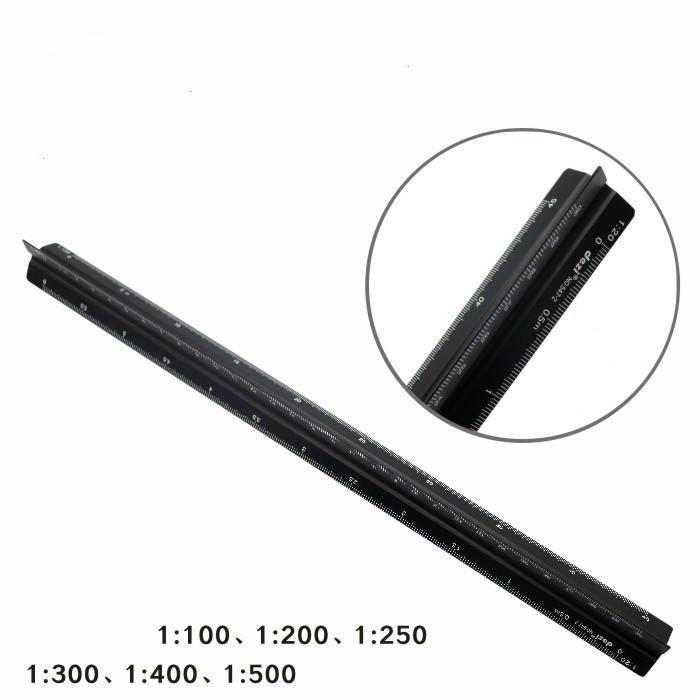 Метрическая треугольная линейка для рисования. 30 см